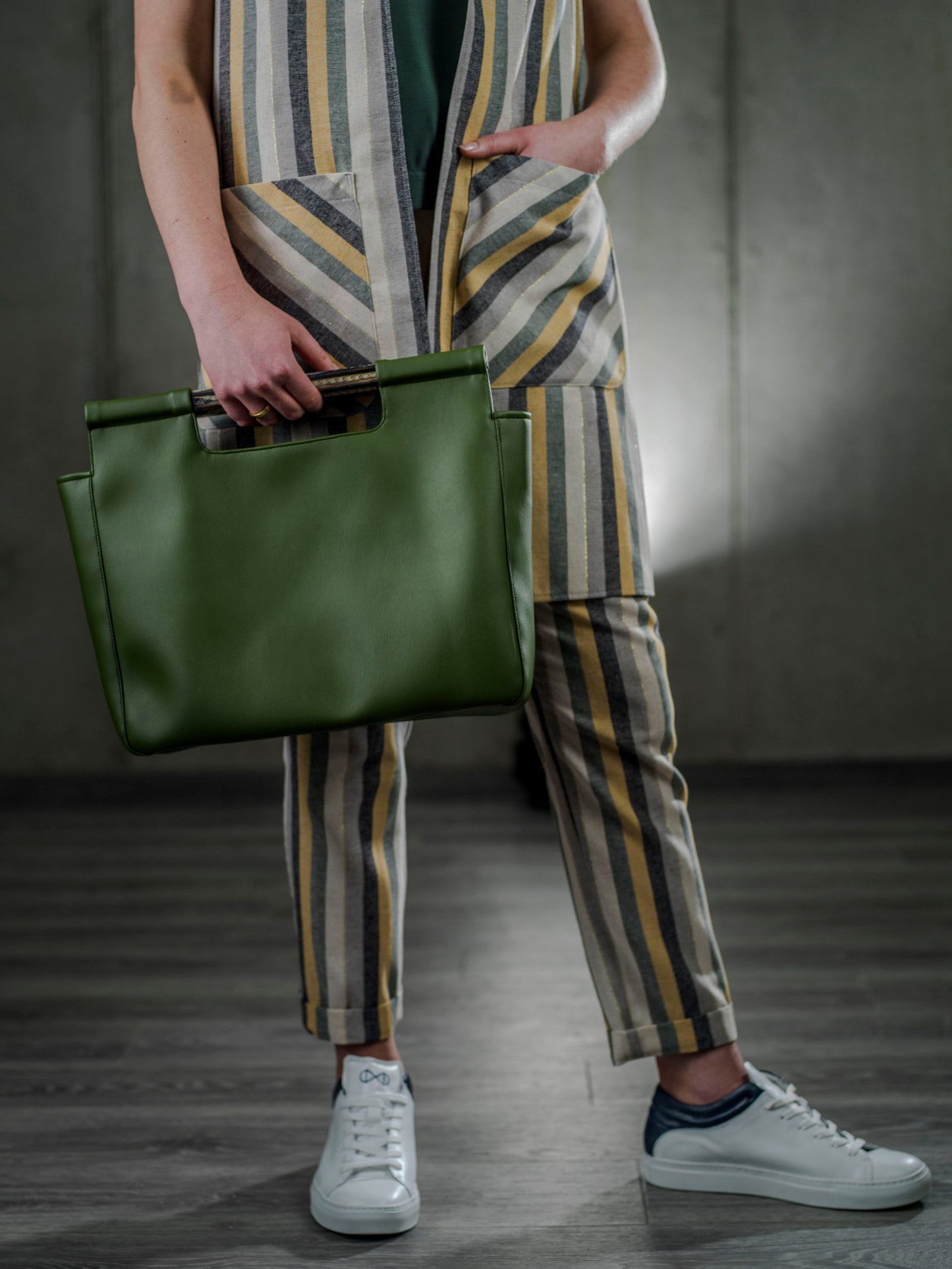 Tasche / Kaktusleder & manaomea® material: Textilreste und Bioharz